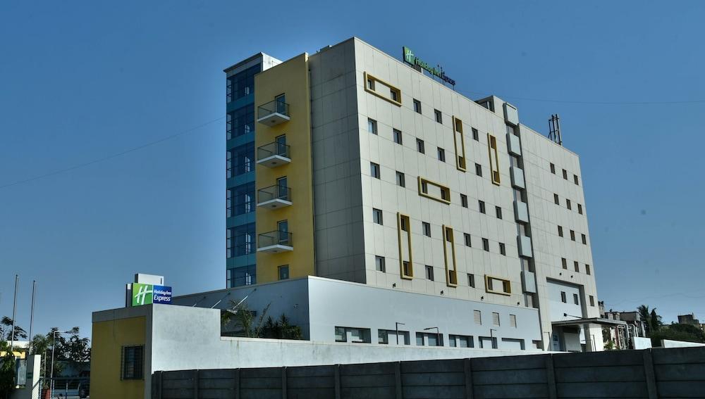 Holiday Inn Express Nashik Indira Nagar, An Ihg Hotel Buitenkant foto