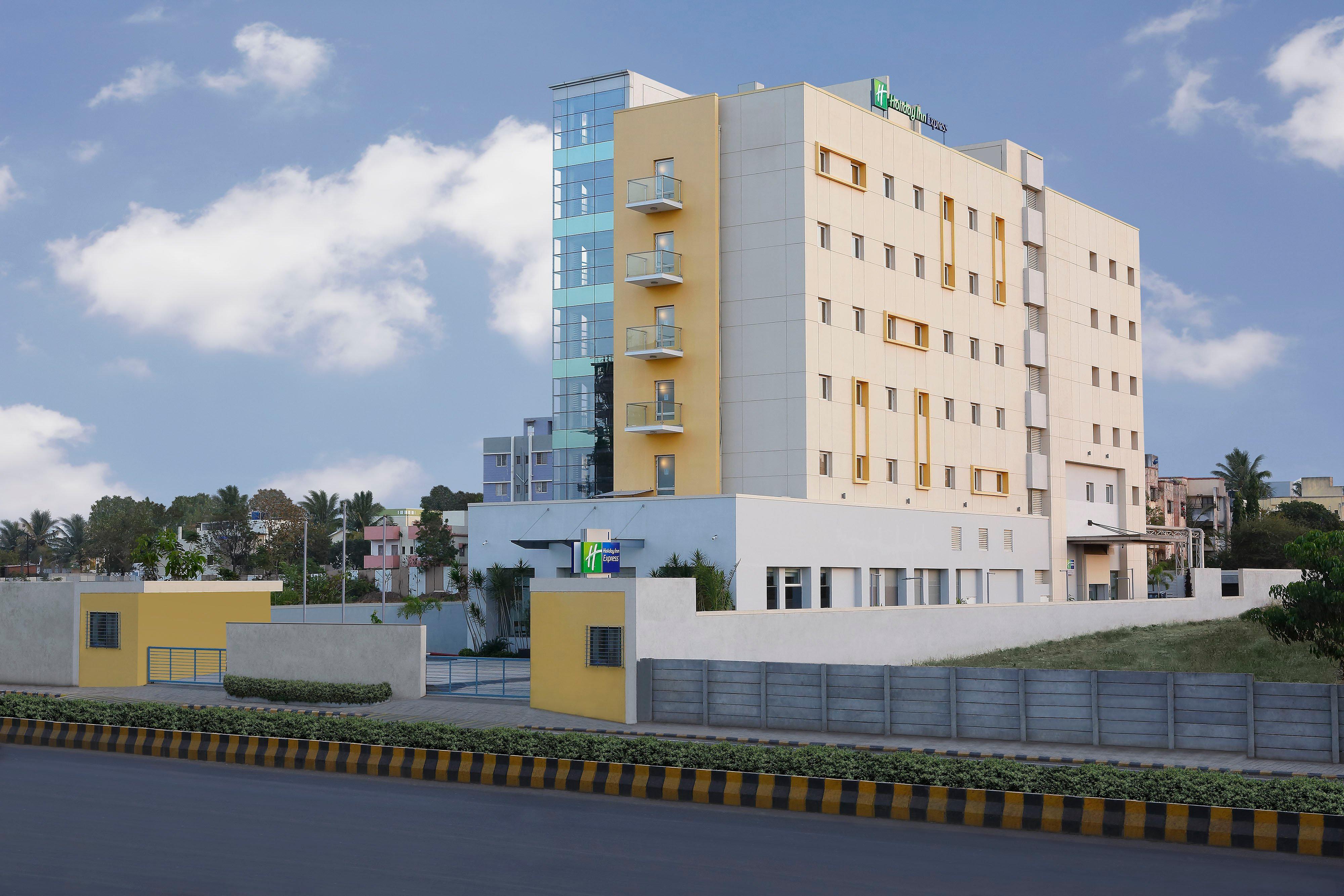 Holiday Inn Express Nashik Indira Nagar, An Ihg Hotel Buitenkant foto